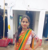 Khushi Sharma - puta in Hyderabad