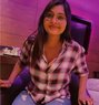 Khushi Sharma - puta in Hyderabad Photo 3 of 5