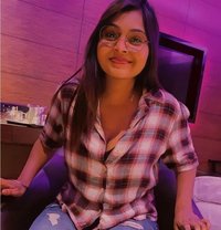 Khushi Sharma - puta in Hyderabad