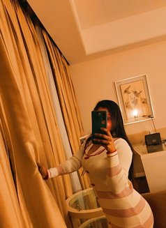 Khushi Sharma - puta in Hyderabad Photo 2 of 3