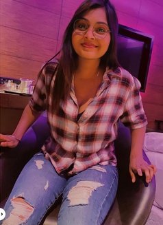 Khushi Sharma - puta in Hyderabad Photo 3 of 3