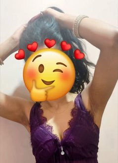 Khushi Slim Figure Female Escort - puta in New Delhi Photo 4 of 5