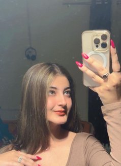 Khushi Vip Model - escort in Abu Dhabi Photo 3 of 3