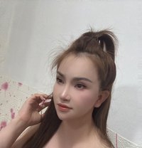 Ki Wi - puta in Bangkok Photo 1 of 5