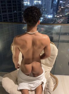 Kian - Male escort in Dubai Photo 8 of 14