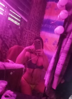 Kiana - Transsexual escort in Makati City Photo 3 of 8