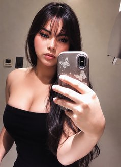 Kianna - Transsexual escort in Makati City Photo 2 of 4