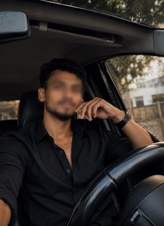 Kianselective - Male adult performer in Tiruchirapalli Photo 2 of 4