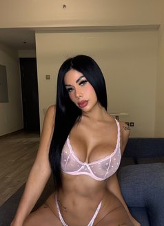 Kiara - escort in Singapore Photo 1 of 7