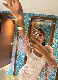 Kiara - Transsexual escort in Bangalore Photo 4 of 5