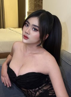 Kiara - puta in Bali Photo 1 of 3