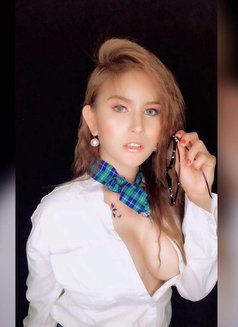 Kiara Lee - escort in Bangkok Photo 1 of 5