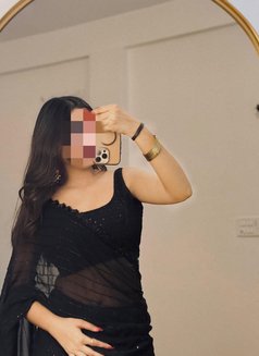 Kiara Shah - escort in Hyderabad Photo 2 of 2