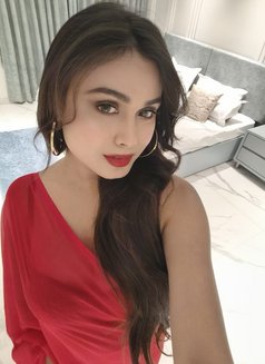 Kiara Srivastava - puta in Mumbai Photo 4 of 10