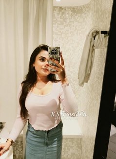 Kiara Srivastava - escort in Navi Mumbai Photo 8 of 9