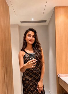 Kiara Srivastava - escort in Mumbai Photo 10 of 14