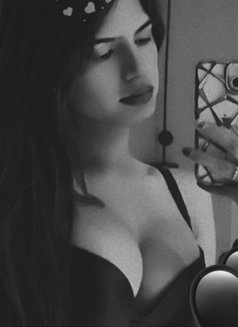 Kiaraa - Transsexual escort in Noida Photo 11 of 13