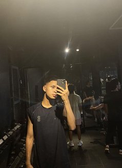 Kidd Newbie - Acompañantes masculino in Manila Photo 3 of 7
