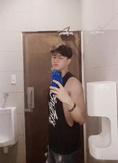 Kieferrr X - Male escort in Manila Photo 6 of 6