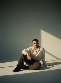 Kienan - Male escort in Dubai Photo 2 of 6