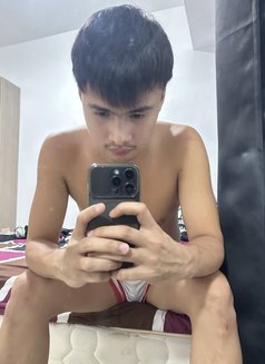 Kienzo - Male escort in Manila Photo 3 of 5