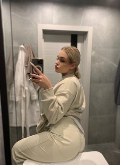 Kiera - escort in Dubai Photo 2 of 9