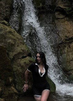 Kiera - puta in Dubai Photo 8 of 8