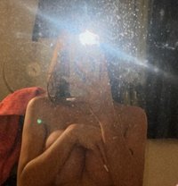 Kiffy - Agencia de acompañantes transexuales in Manila