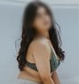 Kik Thakur - Acompañante in Mumbai Photo 1 of 5