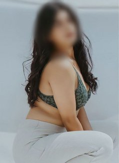 Kik Thakur - Acompañante in Mumbai Photo 1 of 5