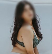 Kik Thakur - companion in Mumbai