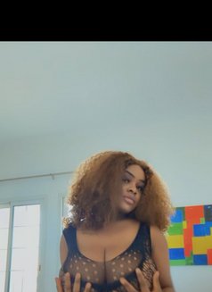 Kika - escort in Dubai Photo 3 of 6