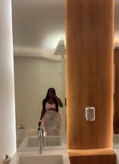 Kiki - escort in Paris Photo 2 of 2