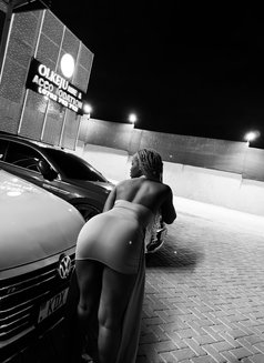 Kiki - escort in Nairobi Photo 5 of 6