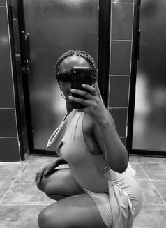 Kiki - escort in Nairobi Photo 6 of 6