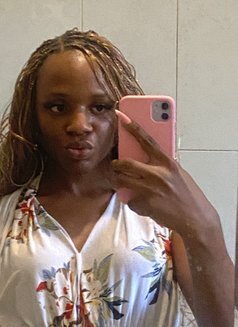 Kiki - Acompañantes transexual in Nairobi Photo 5 of 6