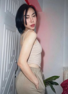 Kiki massage - Transsexual escort in Muscat Photo 10 of 10