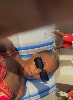 Kiki - escort in Dubai Photo 1 of 3