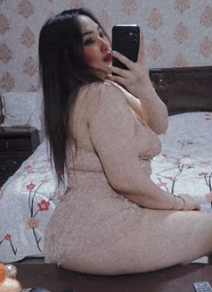 Kikik Sucking Good - puta in Bangkok Photo 8 of 24