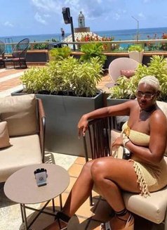 Kikiki - puta in Accra Photo 1 of 1