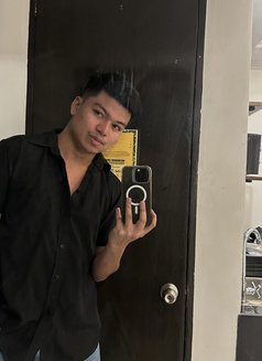 Kiko - Acompañantes masculino in Manila Photo 2 of 5