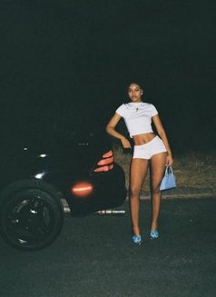 Kiks - puta in Lagos, Nigeria Photo 5 of 7