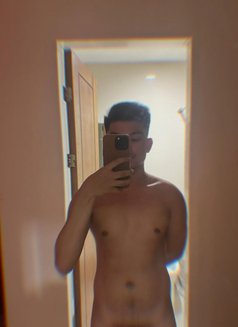 kikurls - Acompañantes masculino in Singapore Photo 11 of 11