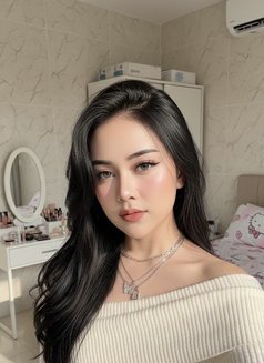 Kim - escort in Jakarta Photo 6 of 8