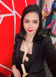 Kim Ashley - Transsexual escort in Manila Photo 9 of 11