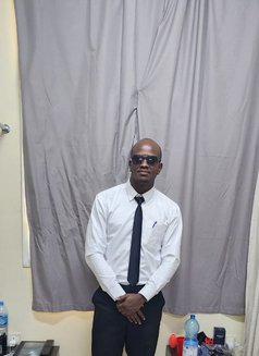 Kim - Male adult performer in Doha Photo 1 of 2