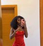 Kim - puta in Dubai Photo 1 of 4