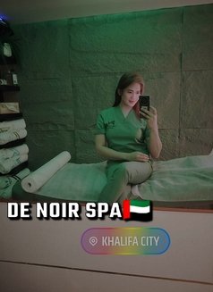 Kim De Noir Massage Spa - Acompañantes transexual in Abu Dhabi Photo 5 of 7