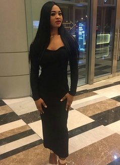 Kim - escort in Abu Dhabi Photo 3 of 3