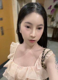 Kim - escort in Bangkok Photo 1 of 14